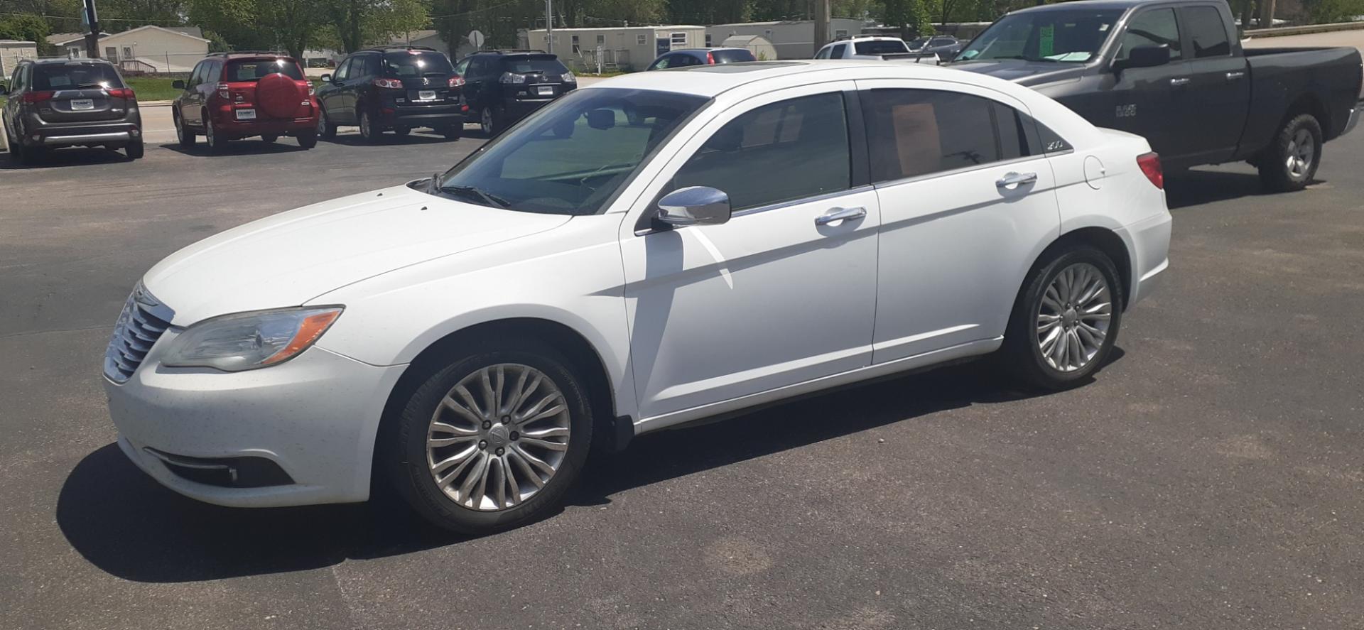 2011 Chrysler 200 (1C3BC2FG5BN) with an 3.6L V6 DOHC 24V engine, Automatic transmission, located at 2015 Cambell Street, Rapid City, SD, 57701, (605) 342-8326, 44.066433, -103.191772 - Photo#1